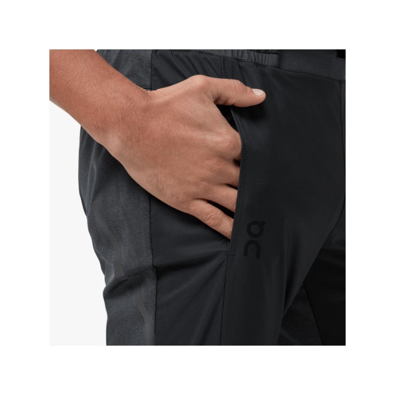 On moške tekaške hlače BLACK M