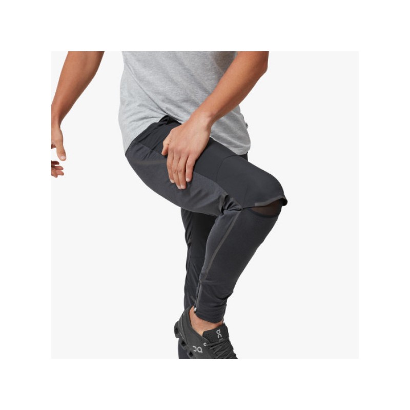 On moške tekaške hlače BLACK M